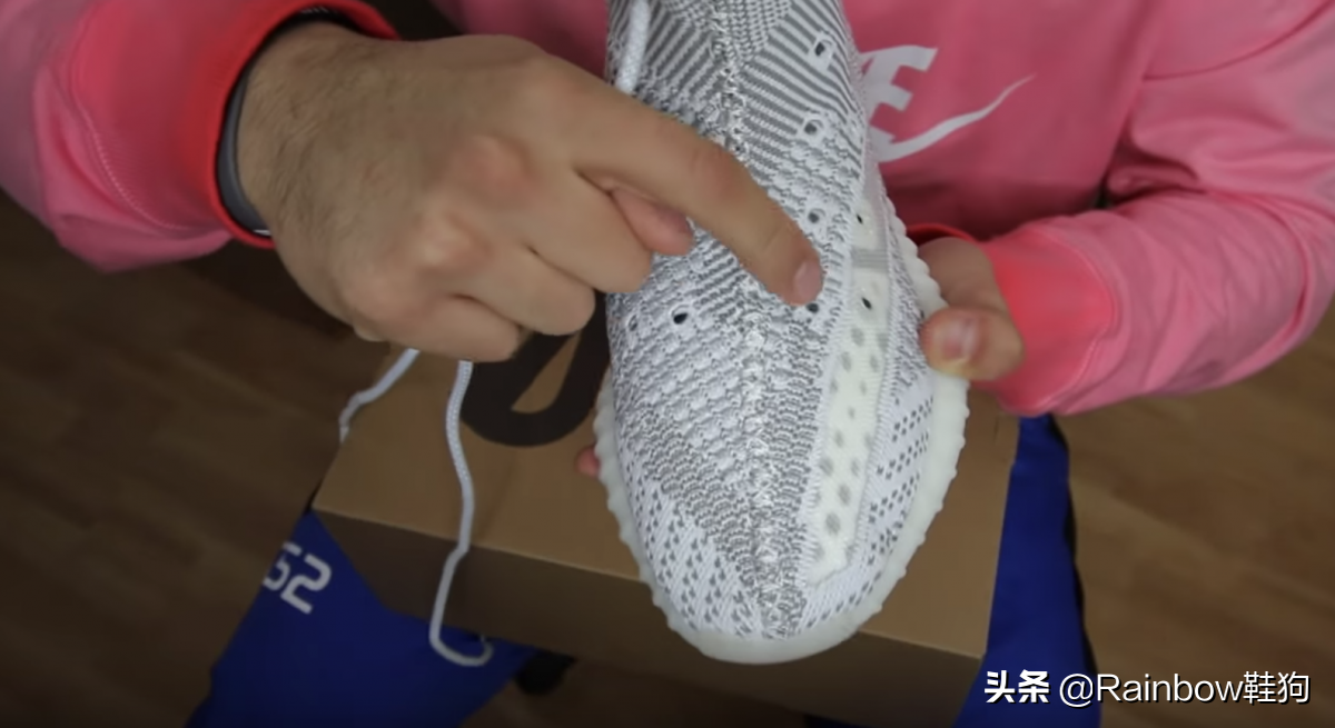 Yeezy 350 Kaws鞋带系法教学 椰子350v2鞋带kaws系法步骤图