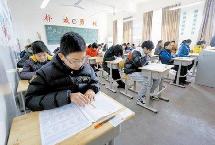 英语将不再列入高考科目？答案当然是想都别想，在学生意料之内