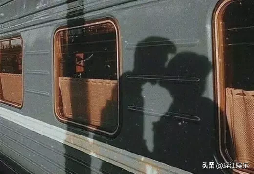 “我的第一次，是在他宿舍完成的。”