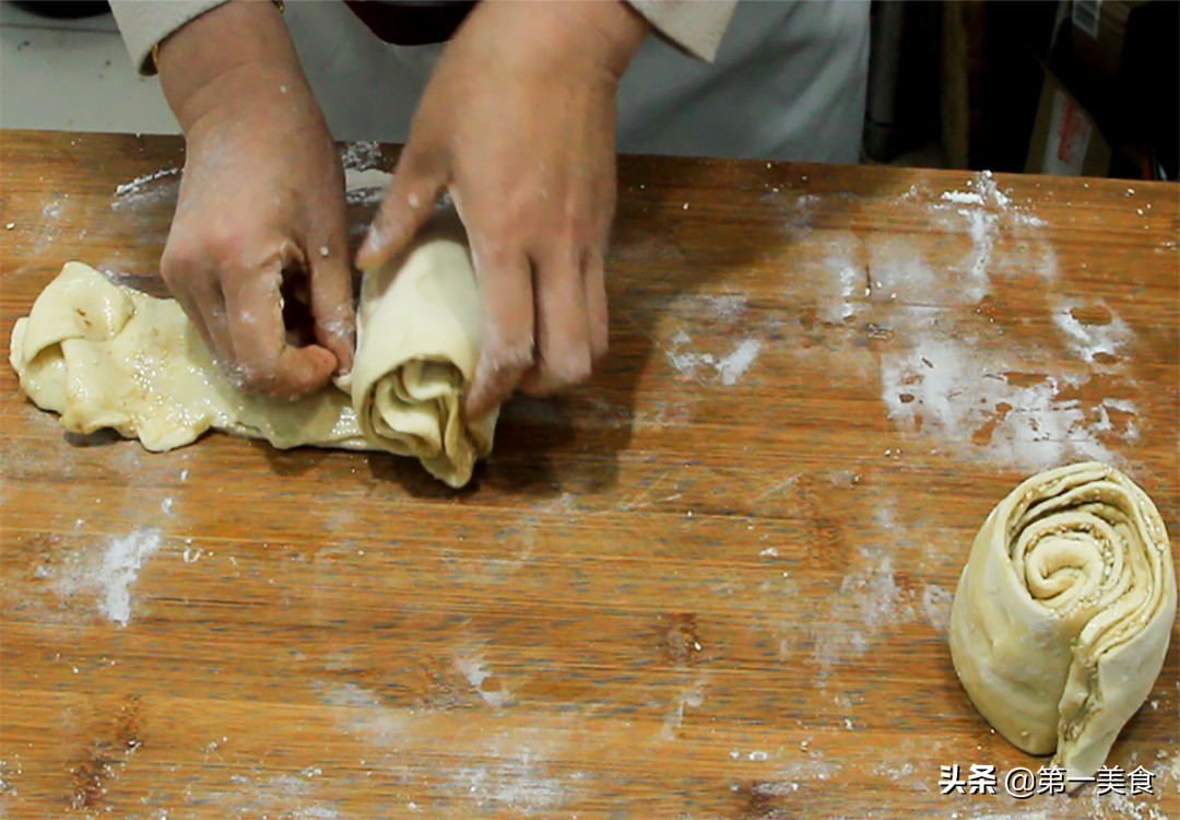 家常手抓饼，掌握这两个秘诀，柔软劲道，放凉也不硬，简单易学