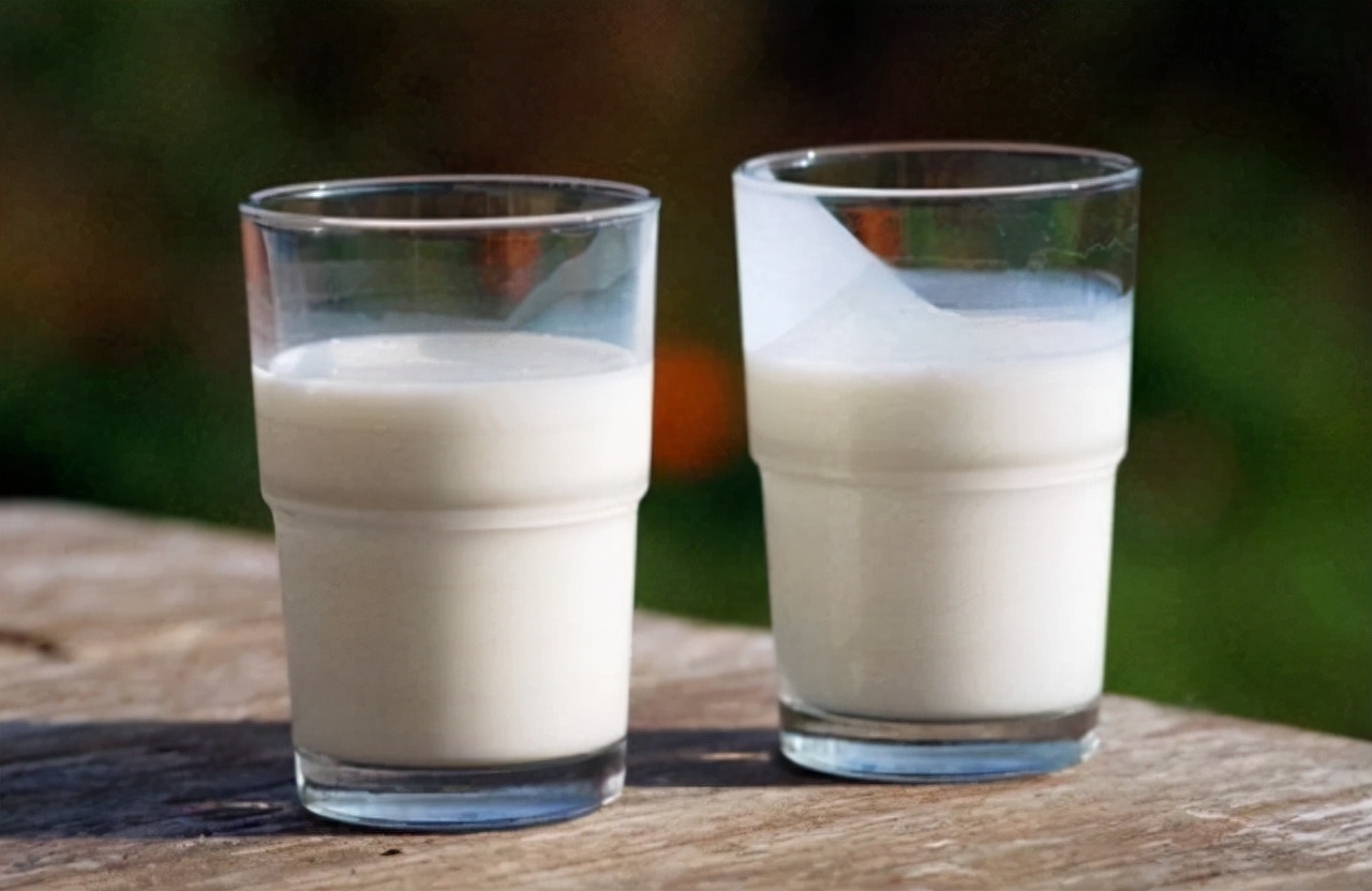 牛奶是胃病的發物嗎？ 建議：胃不好的人，4種食物需少碰