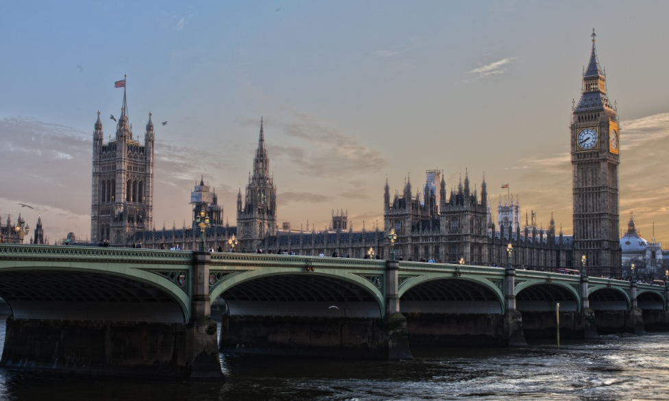 22年英国留学选校：格拉斯哥大学VS华威大学如何选择？