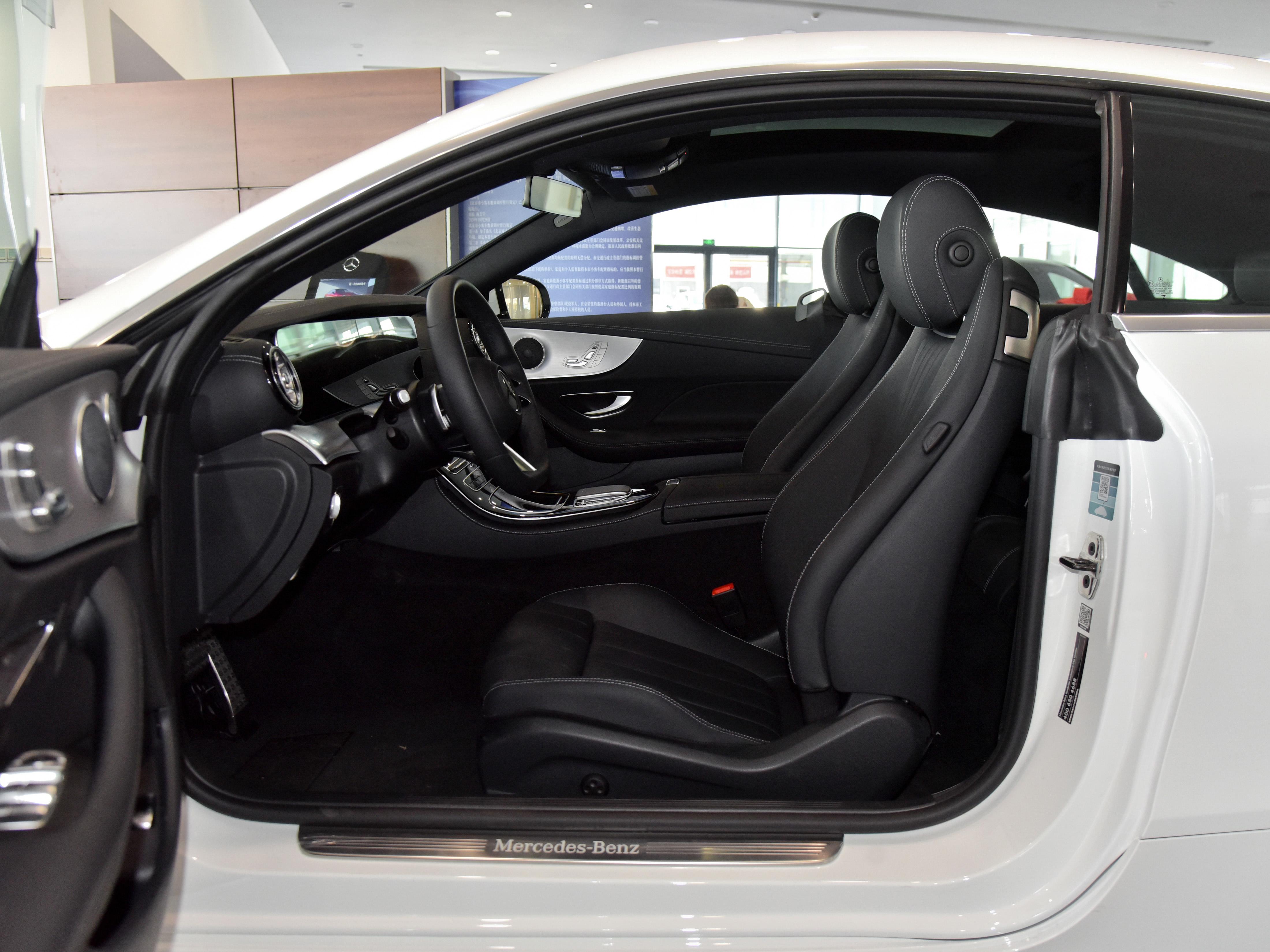 双门轿跑,内饰豪华,1.5t动力是硬伤,实拍进口奔驰e级