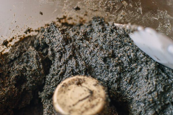 煮了无数次开裂的汤圆，我只能告诉你们，用这样的水温和面最合适