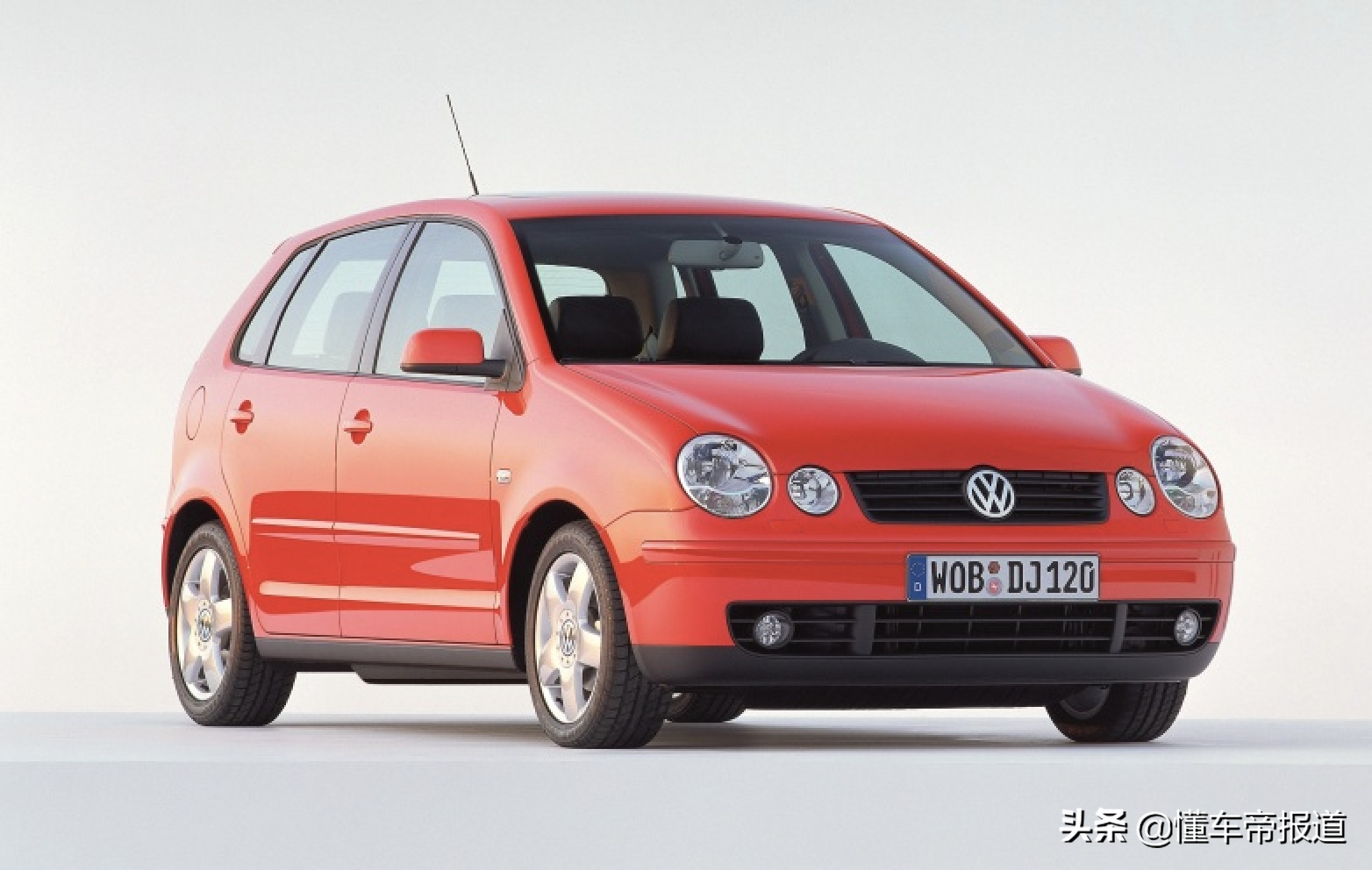 曝大众新款polo三厢版实车,最快明年发布