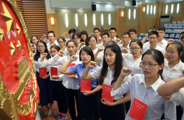 公务员待遇“新变化”？绩效奖金或面临调整，部分地区已实行