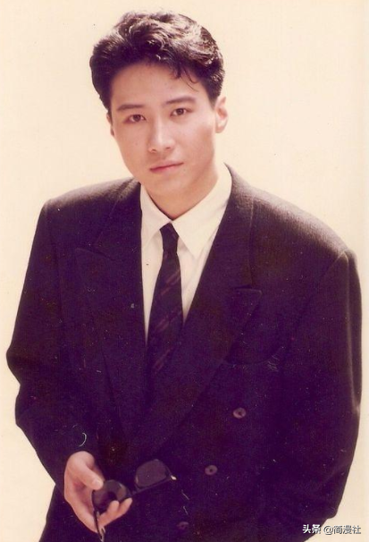 娱乐圈帅哥那么多，造型百变，谁才是真正的漫画里的贵公子？