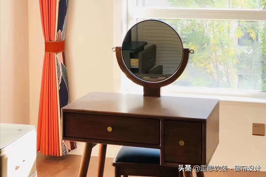 窗帘什么布料的最好？别听商家说得“天花乱坠”，看这3点就够用