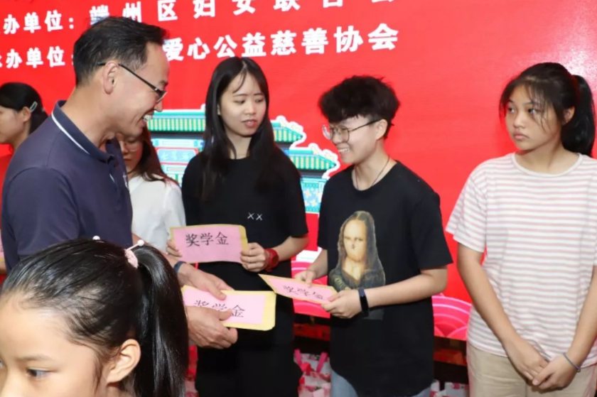 大学奖学金的意义重大，不光是钱的事，很多的好处毕业时才知道