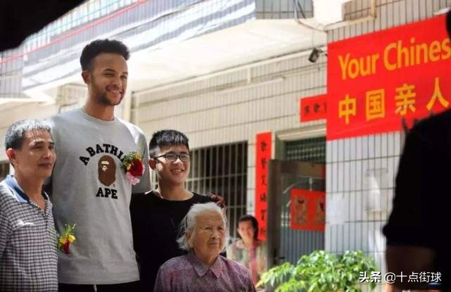 nba哪些有中国血统(NBA现役唯一有中国血统的球员！曾来深圳认亲，名称已被写入家谱)