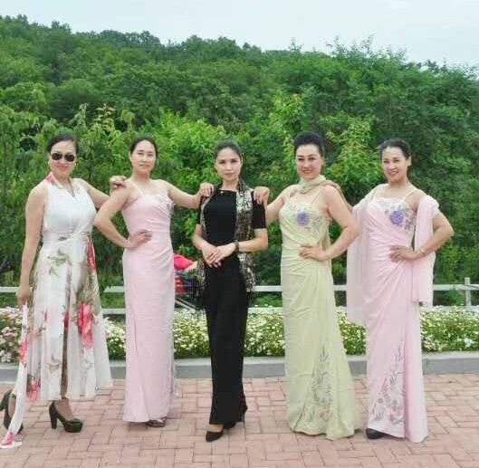 辽东半岛滨城大连一道靓丽风景——大连俏佳人模特艺术团