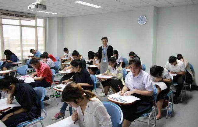 大学生堕落的3个“前兆”，以及2个不能碰的东西，多数人都中招了