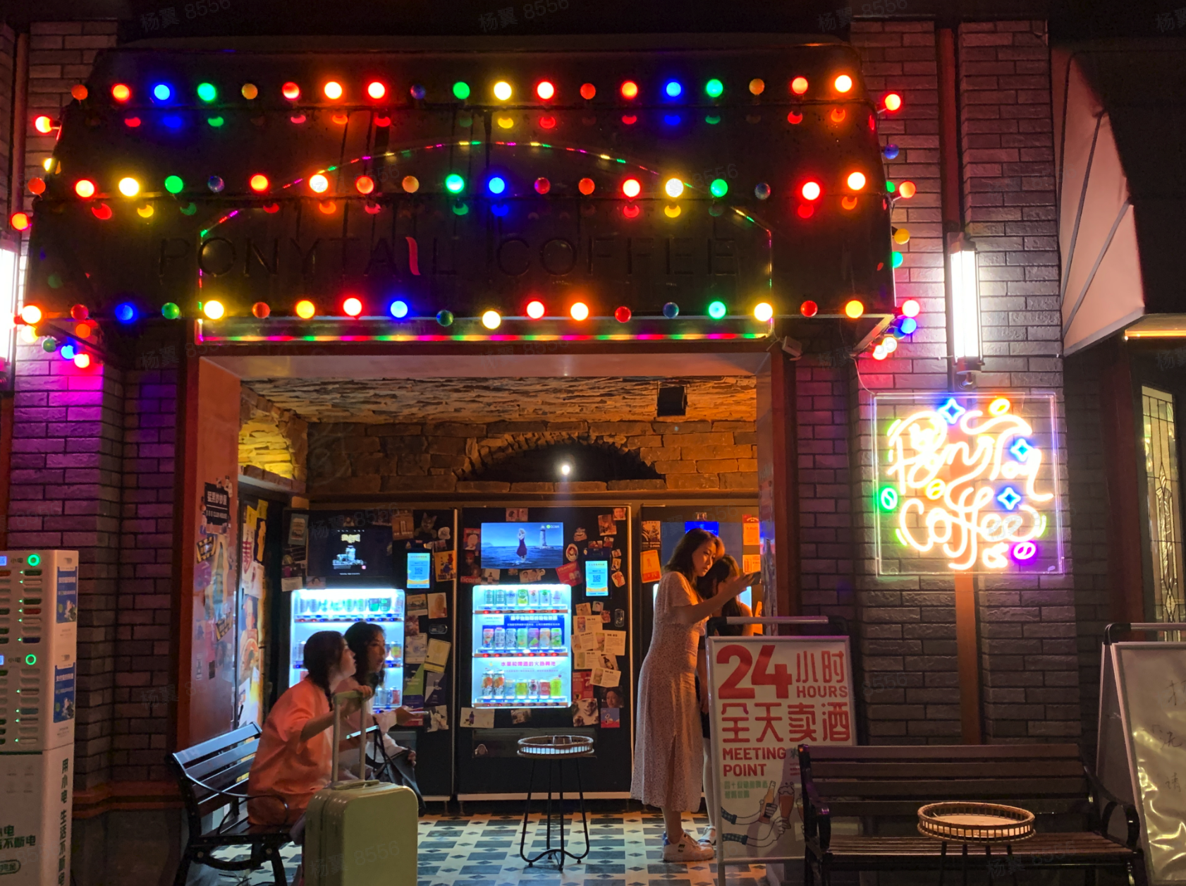 从老街到网红，华西坝大学路的爱恨情仇｜成都之眼