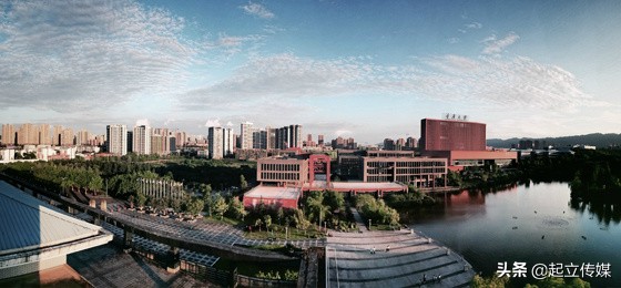 这些大学有“靠山”：武大珞珈山，华科喻家山，西工大竟然是···