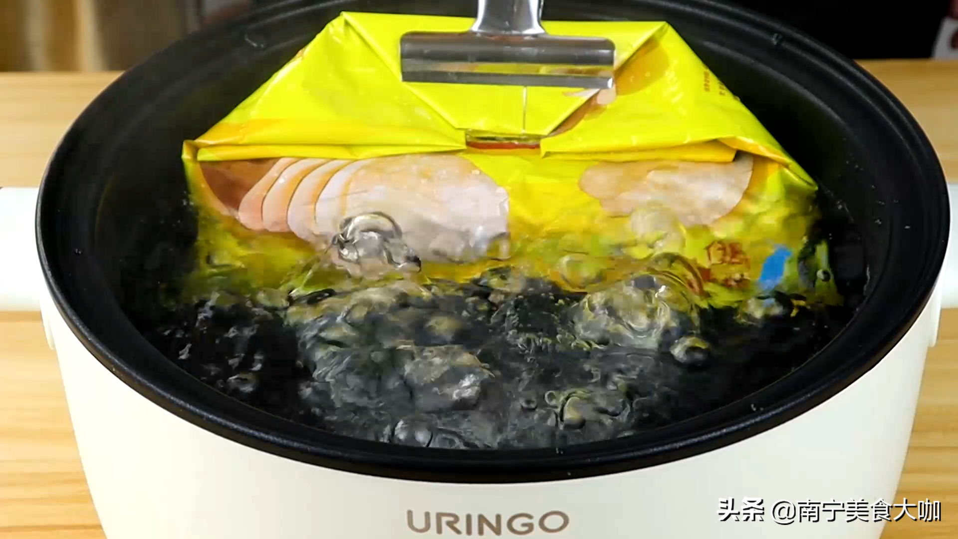 最近很火的薯片做法，加入3个鸡蛋，出锅瞬间变美食，惊艳全家人