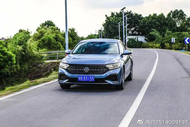试驾｜摆脱以往的商务气息，试驾上汽大众新帕萨特330TSI