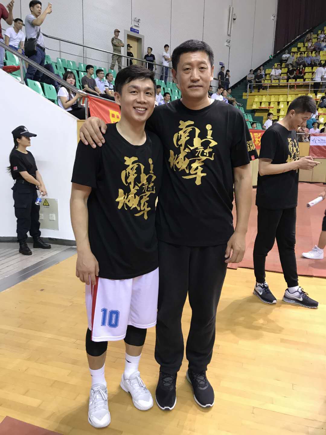 晶爷以前在cba哪个队(中国野球王的野球人生，一年飞70多趟，打败林志杰PK赵睿)