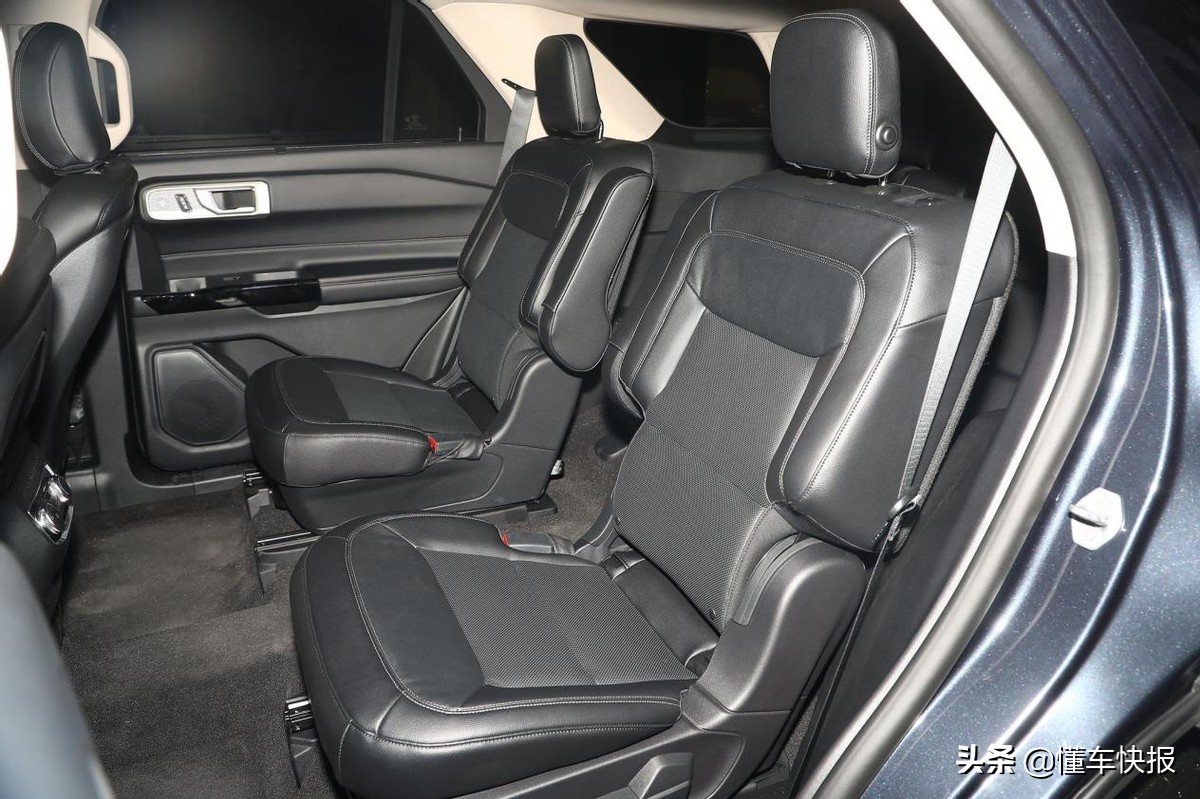 35万元级6座中大型SUV，福特探险者、凯迪拉克XT6如何选？