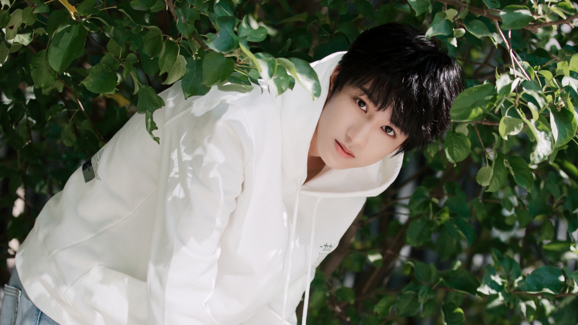 17岁的敖子逸新剧开拍，刚刚饰演完陈瑶弟弟的他，首次担任男主