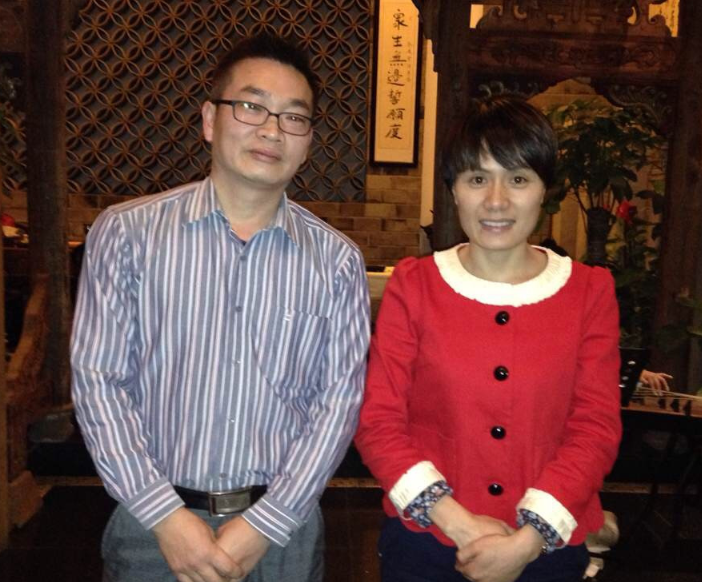 14岁辍学打工，刘丽靠洗脚供百位贫困生，2010年感动中国后如何了