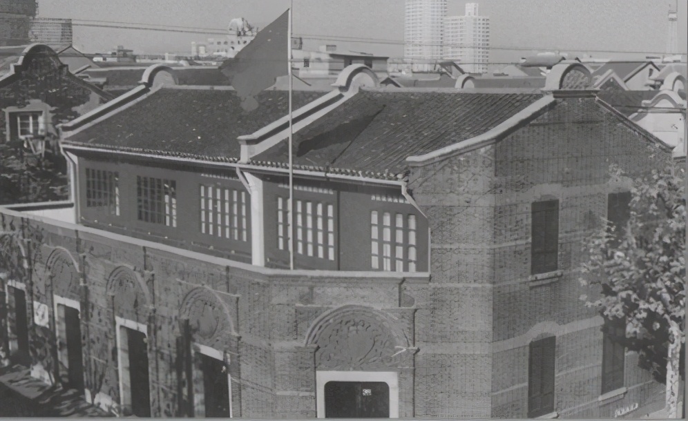 致敬为建党作出杰出贡献的武大人！13位一大代表，5位武大校友