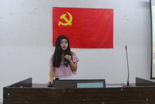 大学生入党有硬性要求？如果学生符合条件，尽量在大一阶段就申请