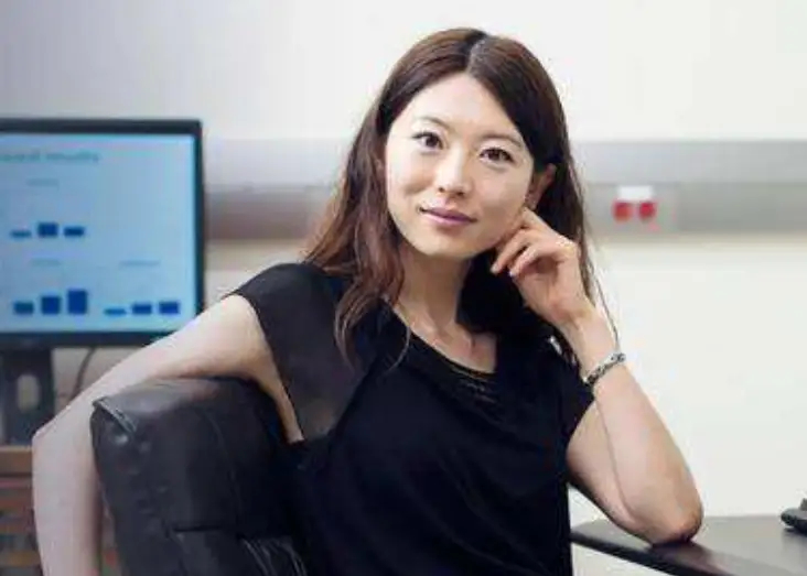 何碧玉14岁750分考上清华，定居美国，记者问她何时回国，被婉拒