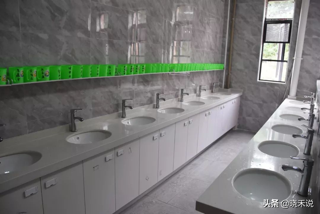 寄宿与非寄宿！武汉17所初中学校大PK，谁是赢家呢？