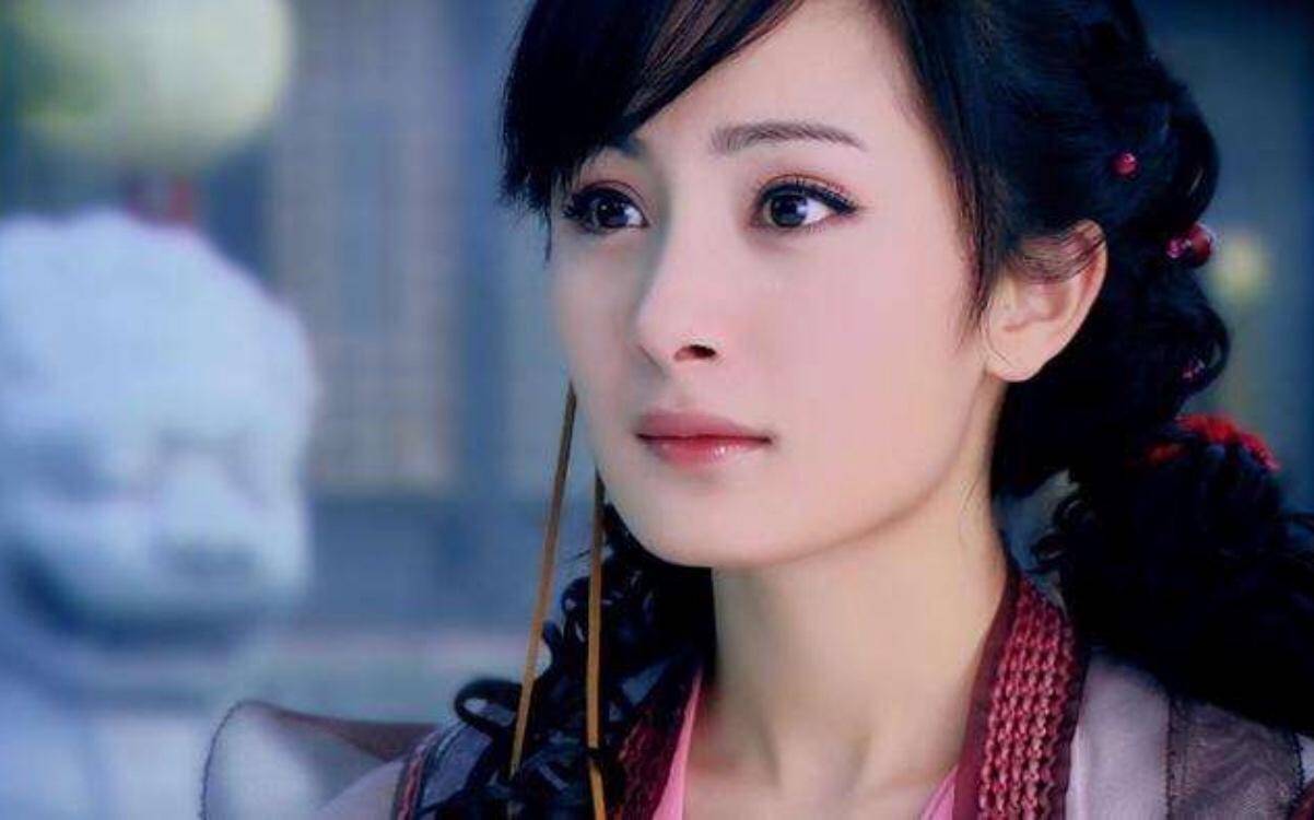 杨幂的黑料比作品还多，是怎么成为商业和演技并存的女演员