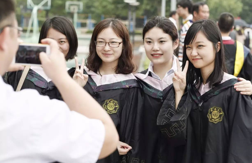 高考完后回学校拿档案（大学生毕业后）