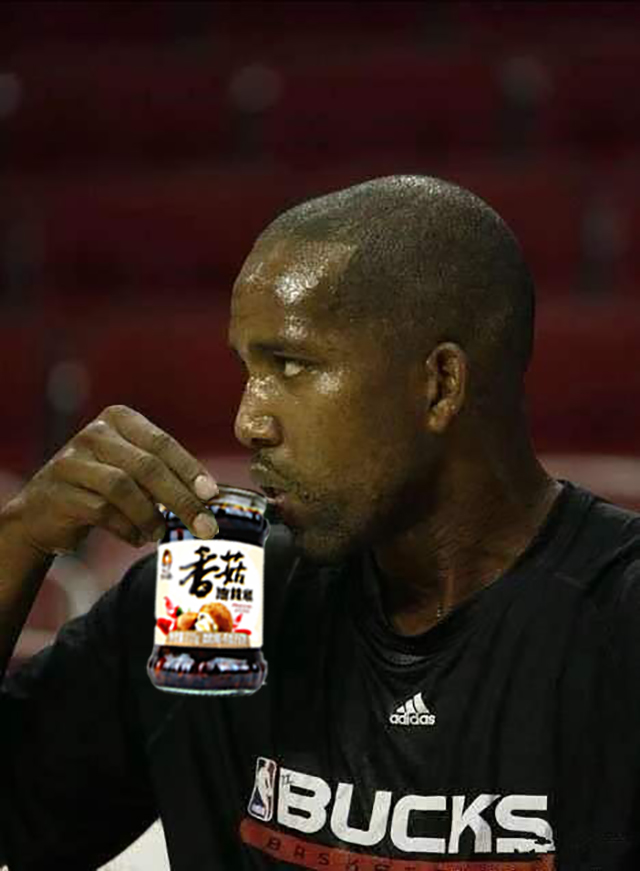 为什么nba球员喝老干妈(当NBA球星喝上老干妈，姚明一脸享受，詹姆斯小心翼翼)