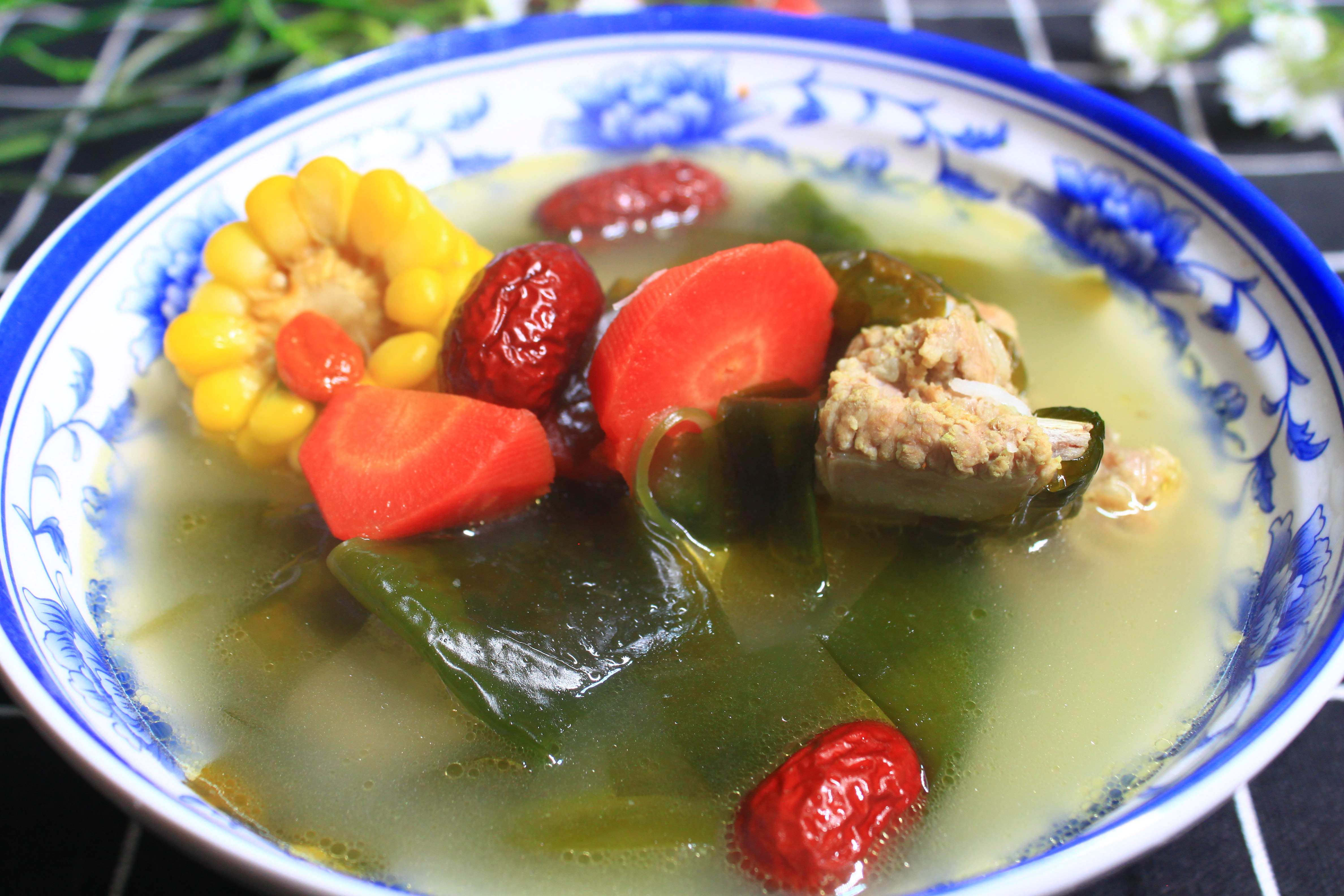 高考将至，建议学生们牢记“3吃4忌”，补充营养，考出好成绩