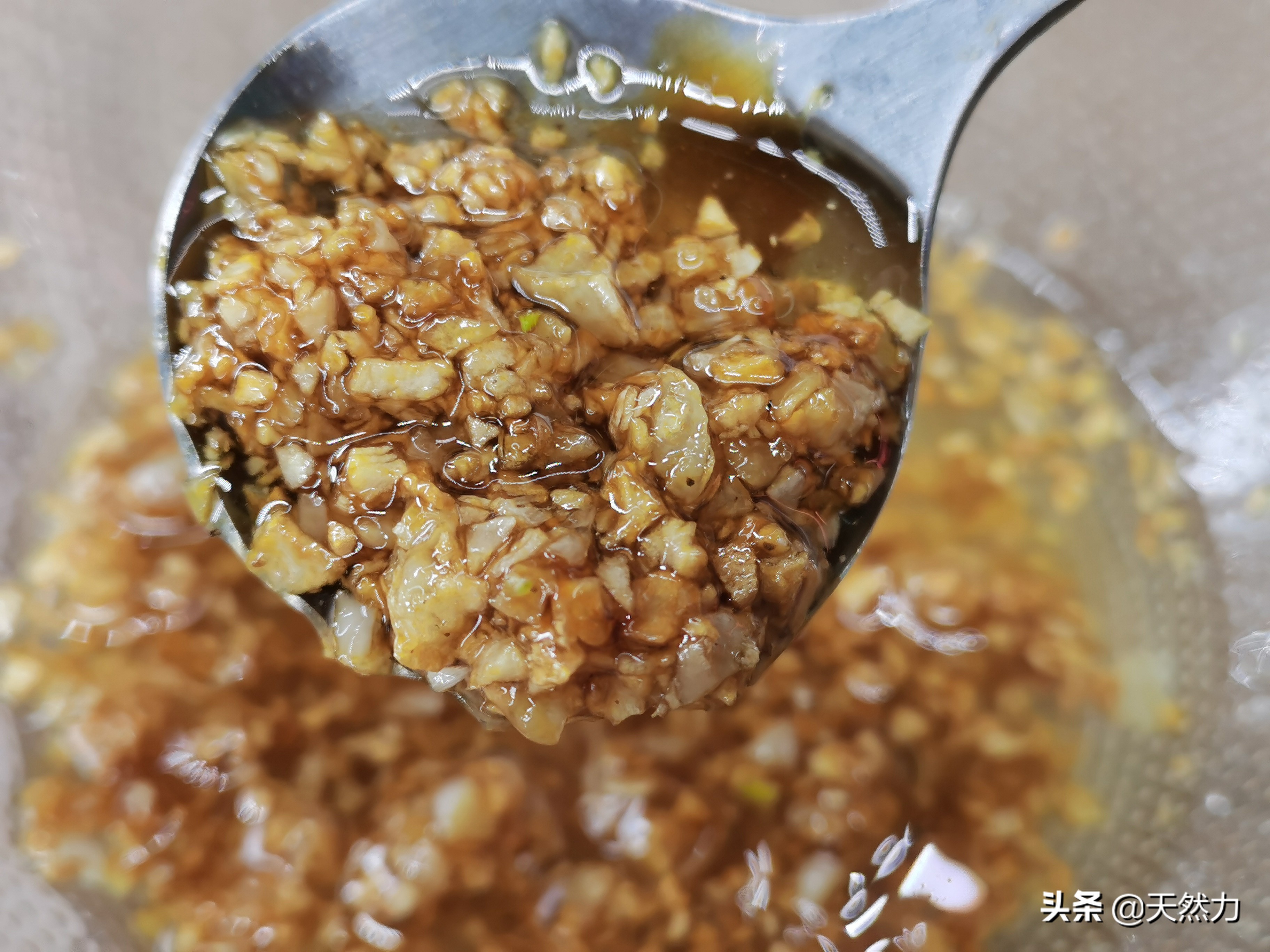 生蚝清蒸几分钟就可以吃了，蒜蓉生蚝的方法教你，味蕾开始起舞