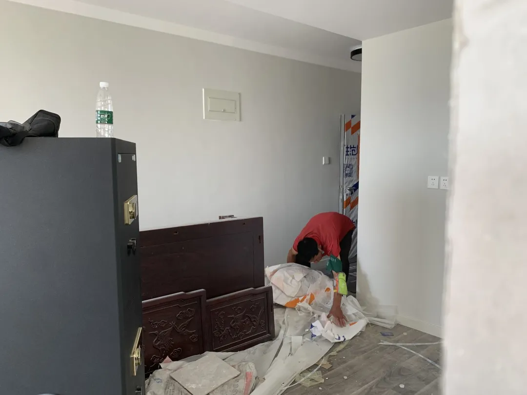 跟拍保洁阿姨9小时,我探到了内幕