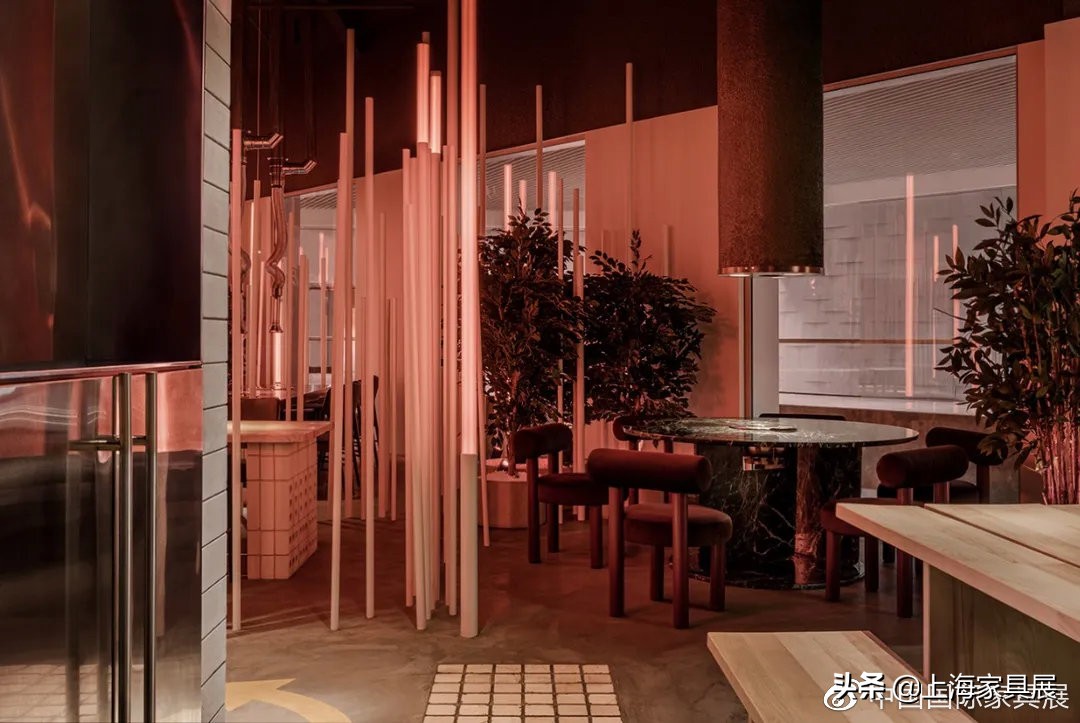 415㎡工业风韩式餐厅，这艺术灯光真是绝了