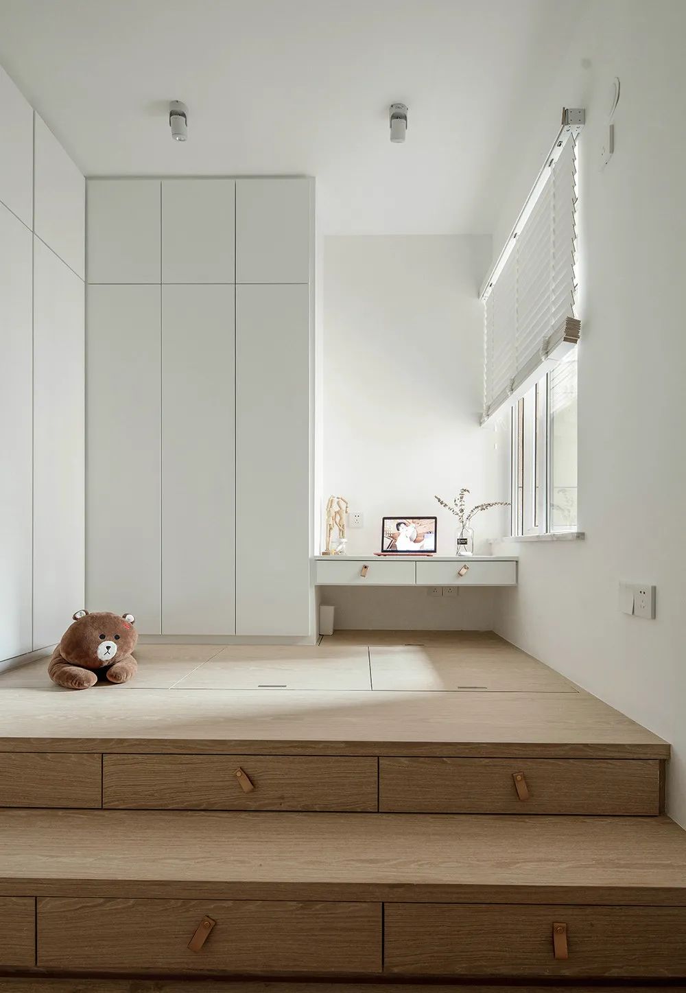 2人4猫，68m²“治愈系”原木简居，姐妹俩把阳光搬回了家