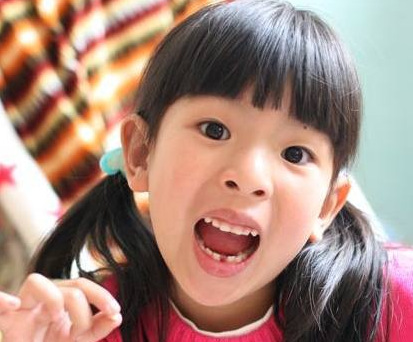 孩子换牙了，掉的“乳牙”怎么处理？方法用对了重要时刻能救命