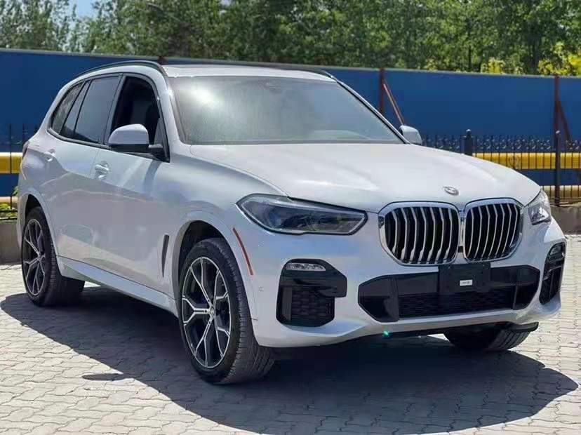 奥迪Q7和宝马X5对比哪个更适合你？是要成熟稳重，还是要时尚运动