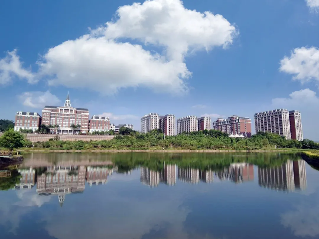 三个人拼团补填广州华立科技职业学院免住宿费，还可以连读本科