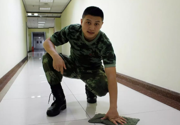 大学生当兵，2年后退伍能有多少“经济补助”，学生需提前了解