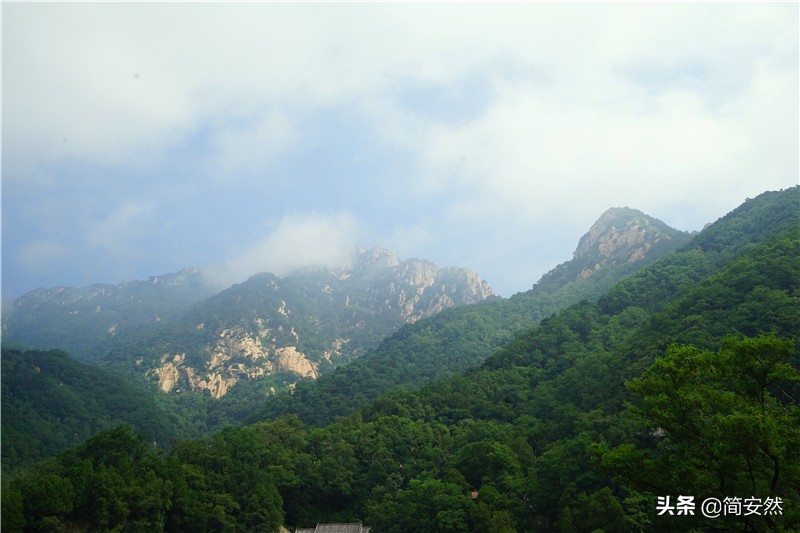 中国人必游的泰山，海拔高度才1545米，登山很轻松