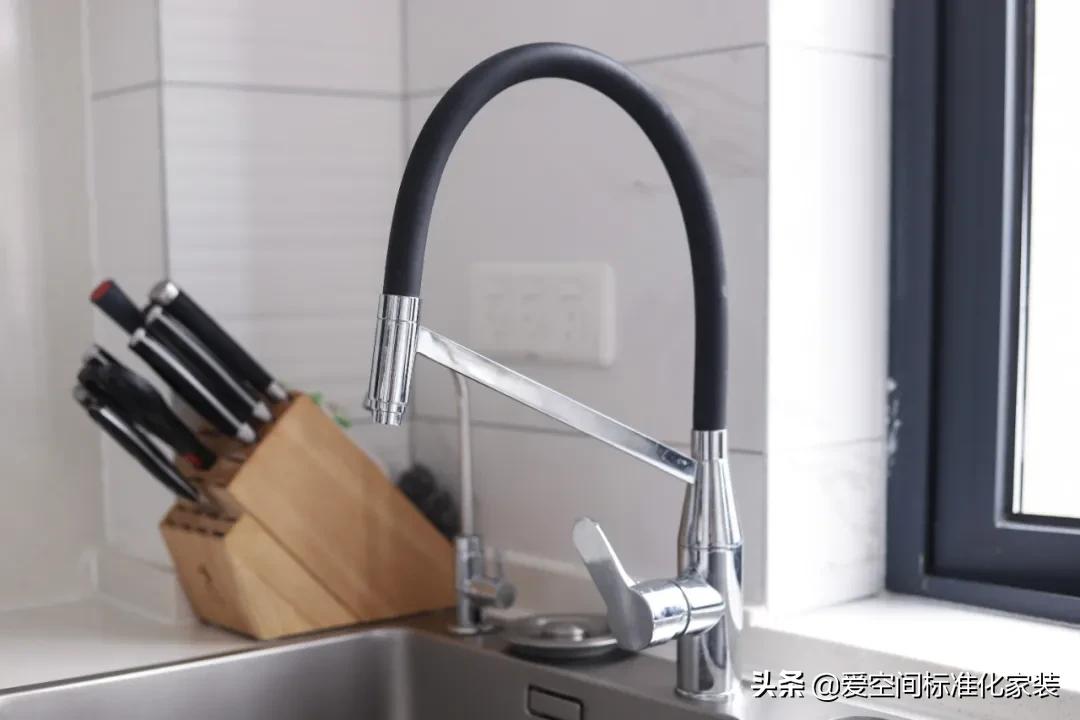 134㎡现代轻奢3室1厅，高级灰+象牙白，让家时尚范儿十足