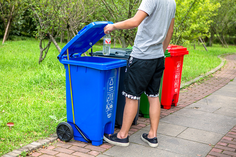 怎样鉴别塑料垃圾桶的优劣？