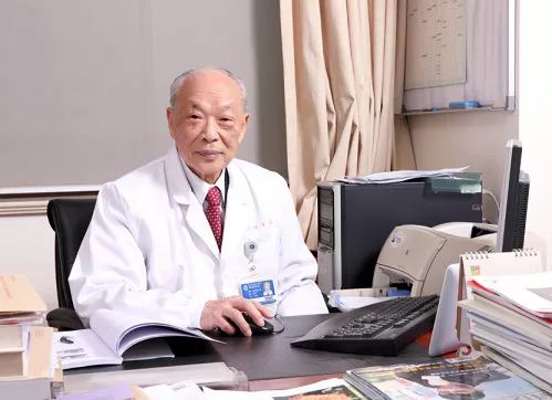 比“药神”更神！290元，他用八年时间让白血病有了治愈“价格”