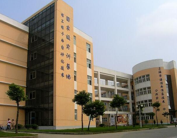 专科学校也有好前途，上海有“五大专科”，分数低实力却不容小觑