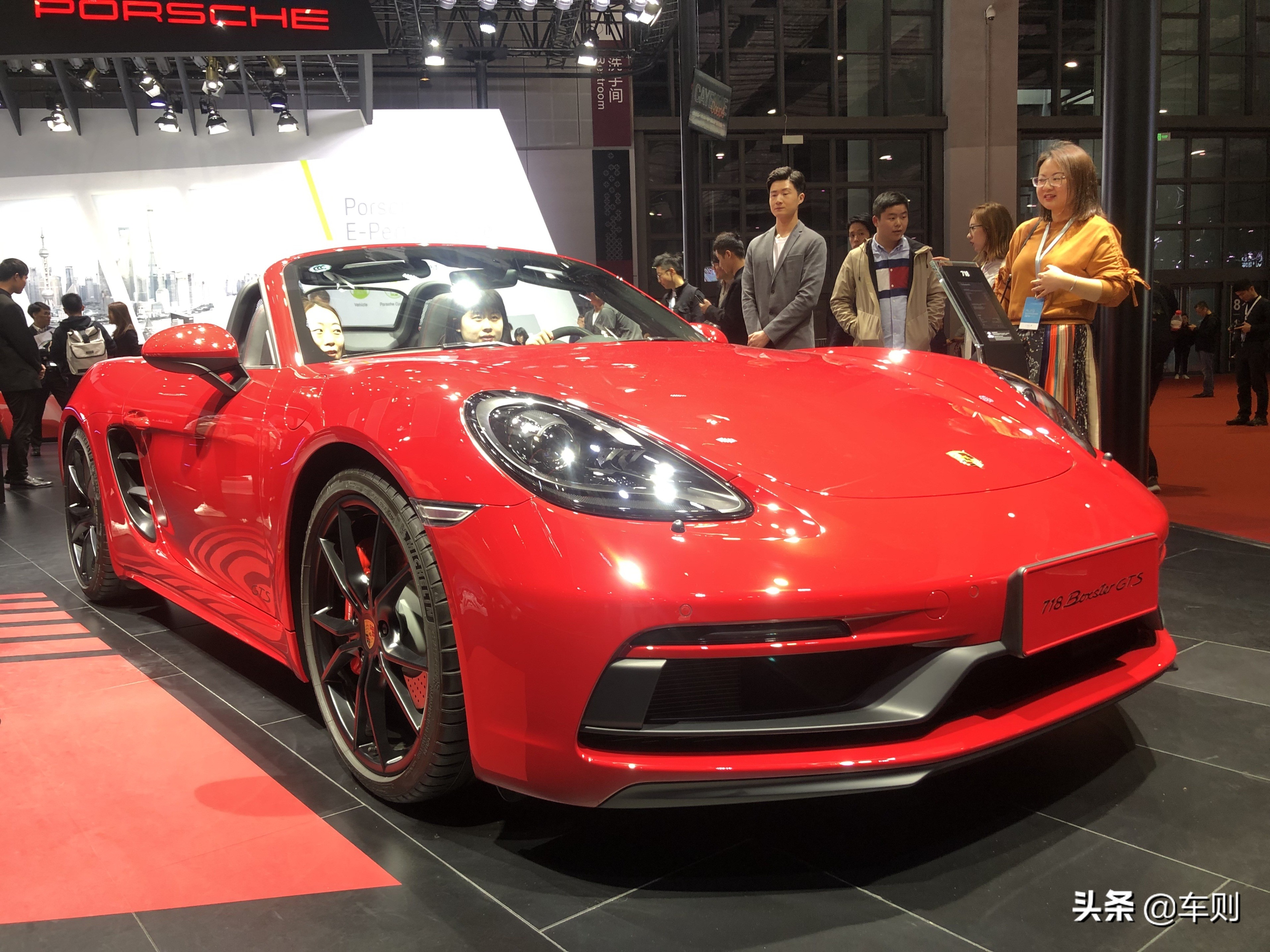 9s破百!比全球版标配更好,保时捷首款suv轿跑,卡宴coupe来了