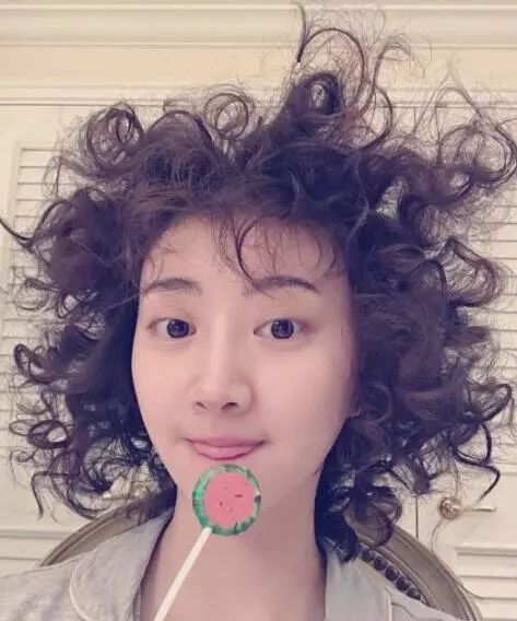 玉米烫发型图片中长发(面包烫) - 赤虎壹号