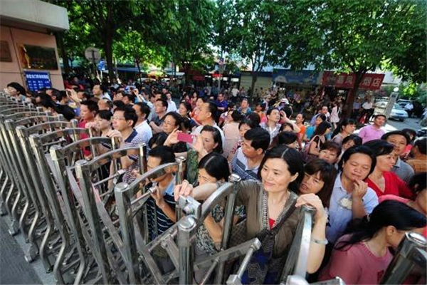 中考和高考当天，家长有必要“全程陪考”吗？聪明的家长这样做