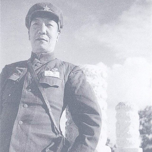 刑场上，战士亲手枪杀12名同志后自杀，用枪声发出绝密情报