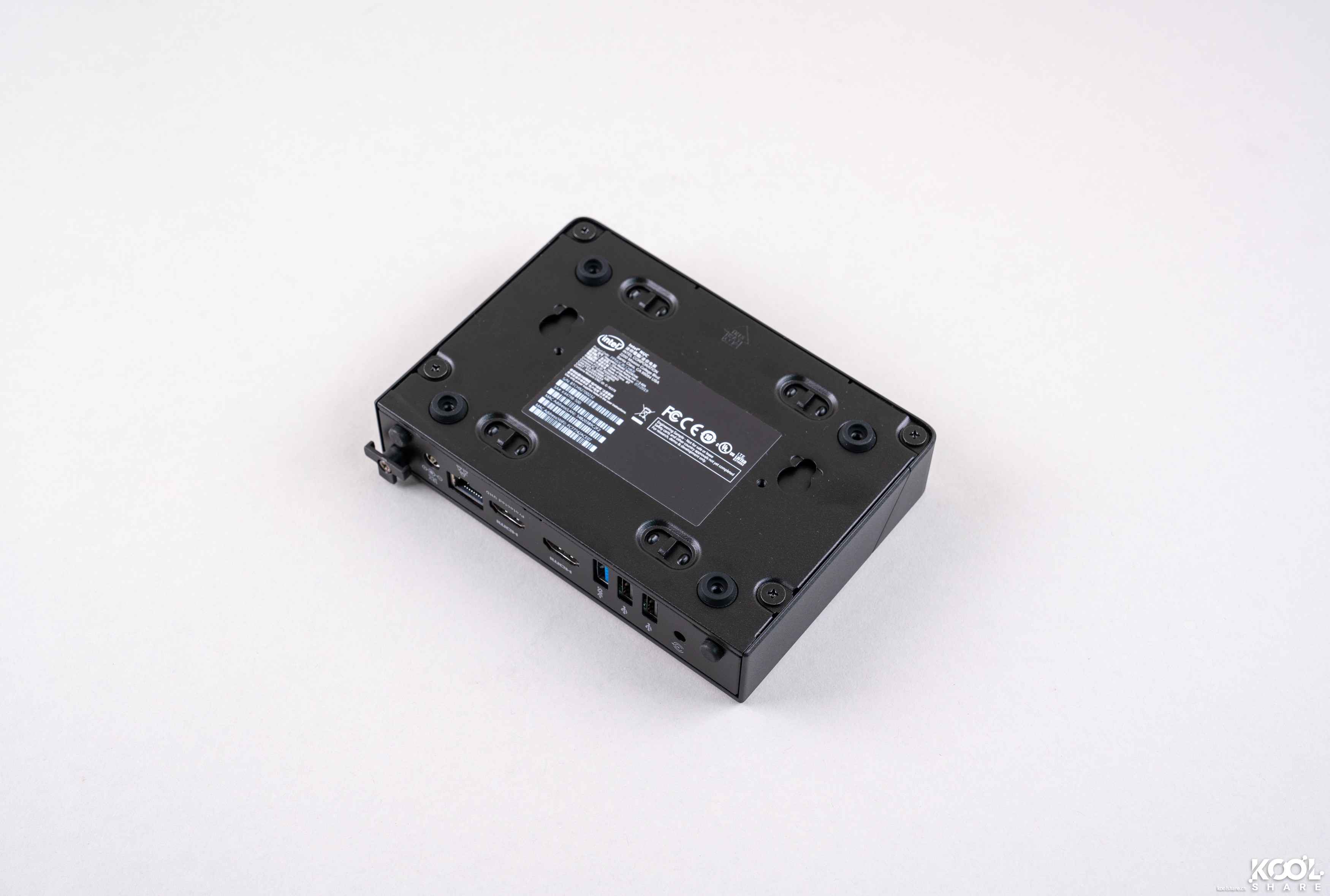 Intel NUC8CHK Chaco Canyon 开箱拆解评测
